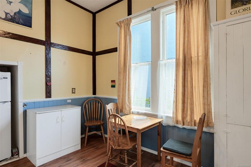 listing image 16041184679728258068