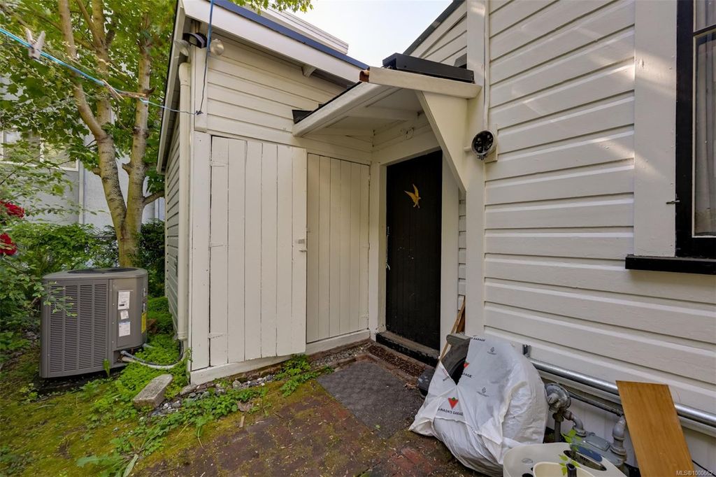 listing image 16047351107844454886