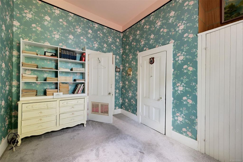 listing image 16049275897588238260