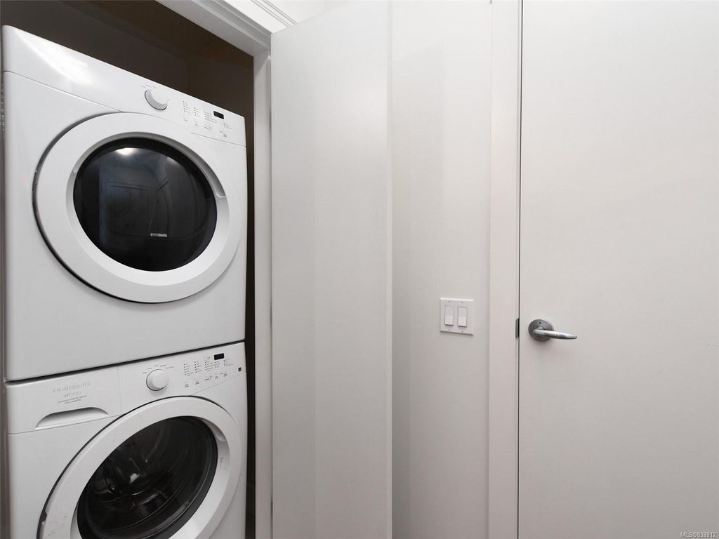 listing image 16043412922171596717