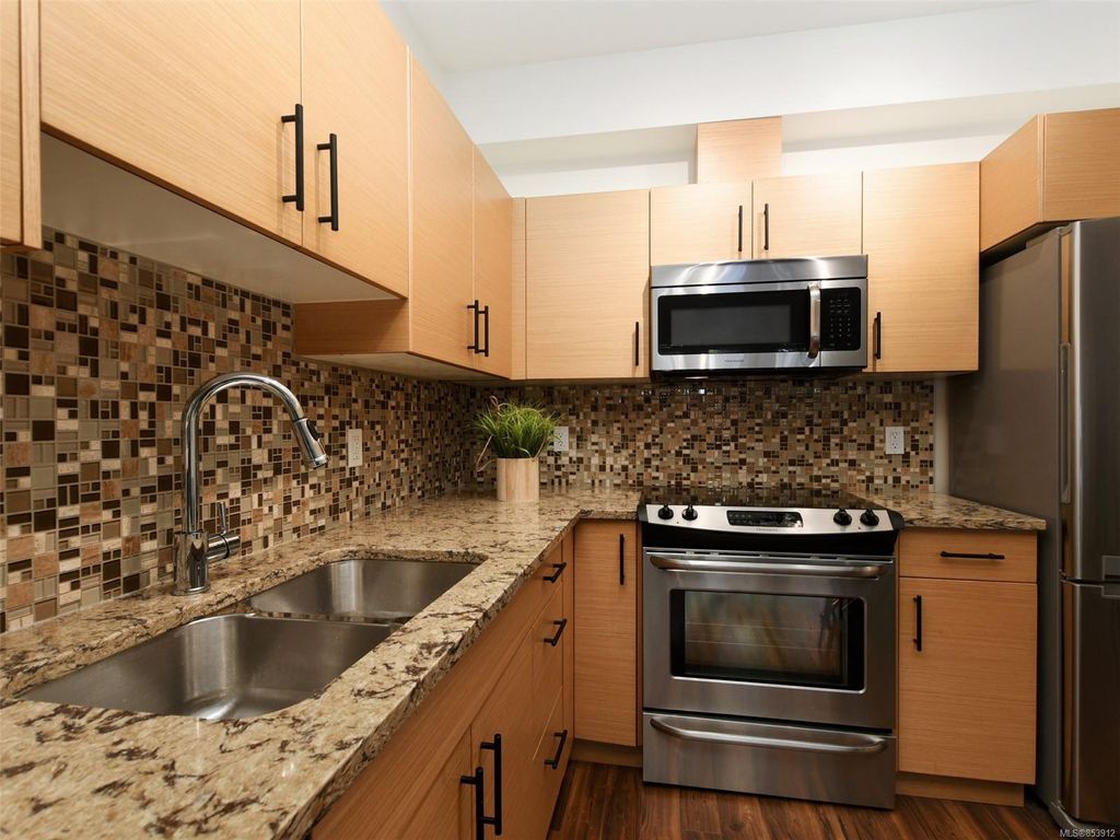 listing image 16042737865115257005