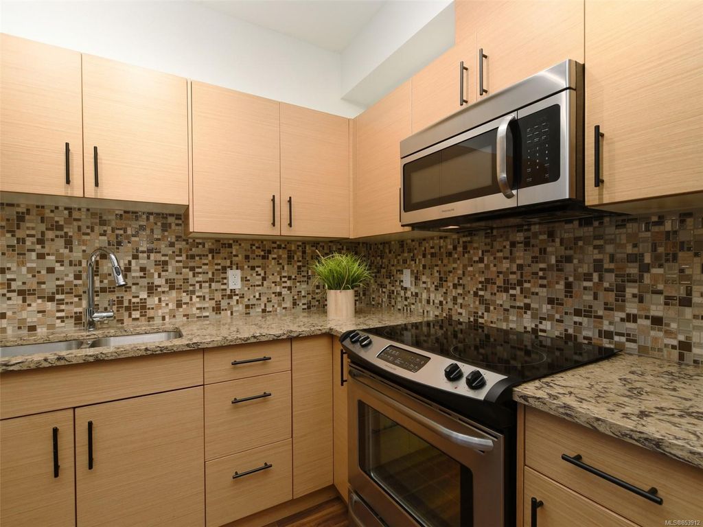 listing image 16049591995647592569