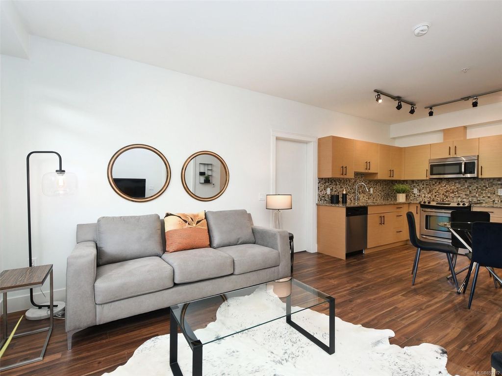 listing image 16045574158639940702