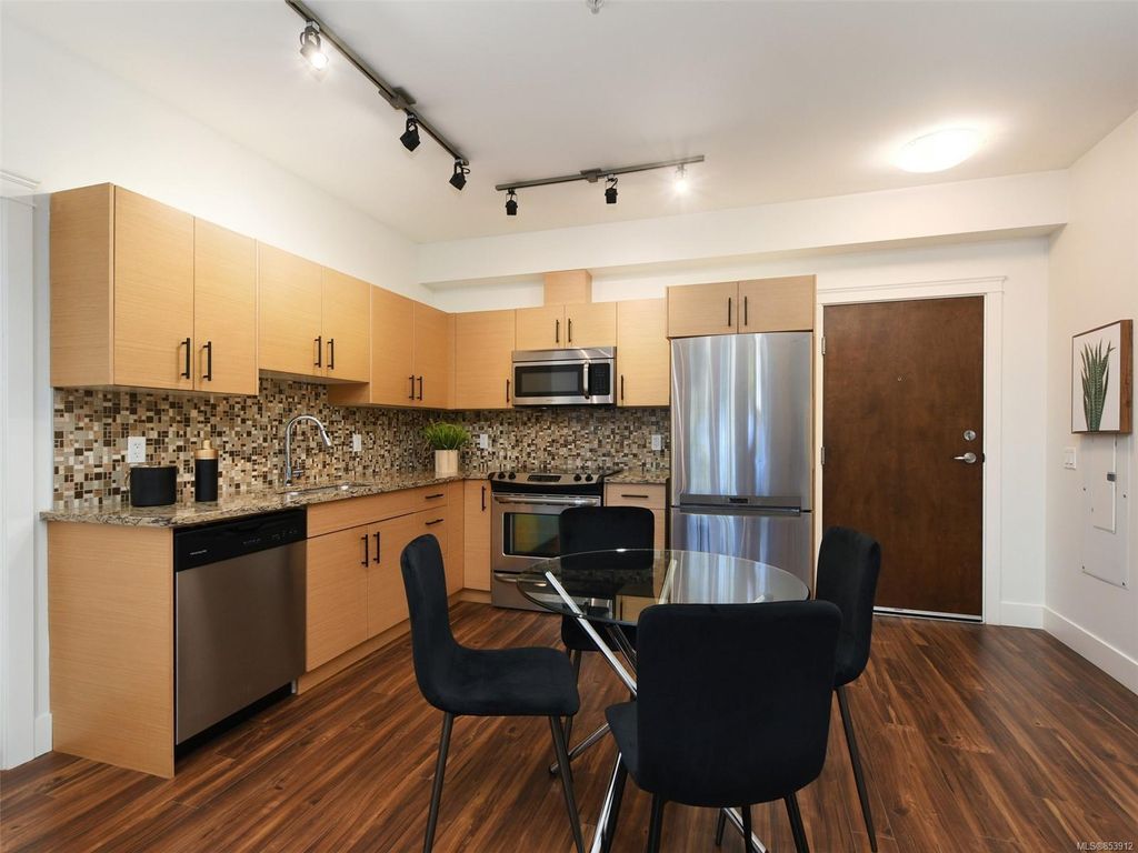 listing image 16041488771403264394