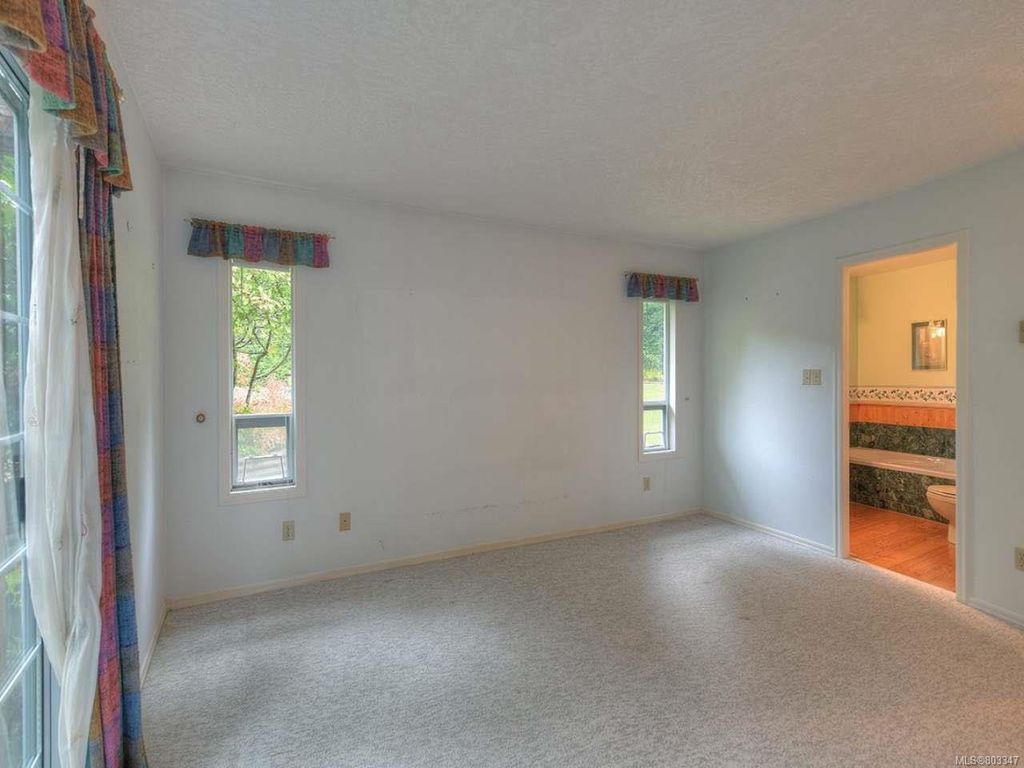 listing image 16043675903802117556