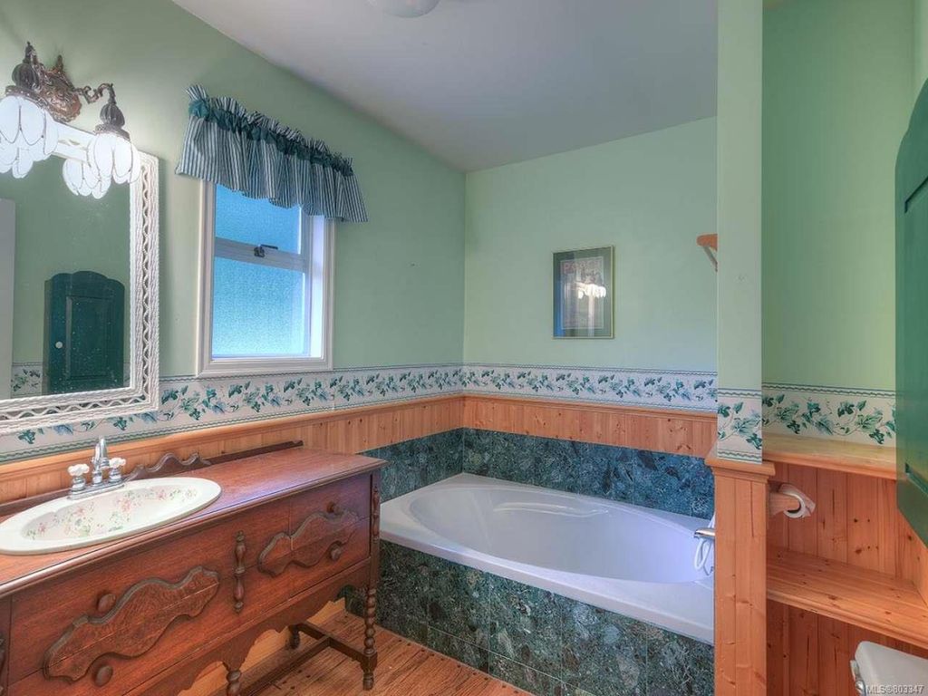 listing image 16040449914162699386