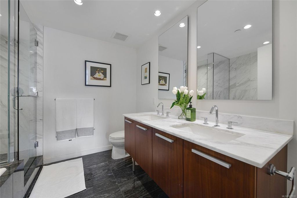 listing image 16041956757895403899