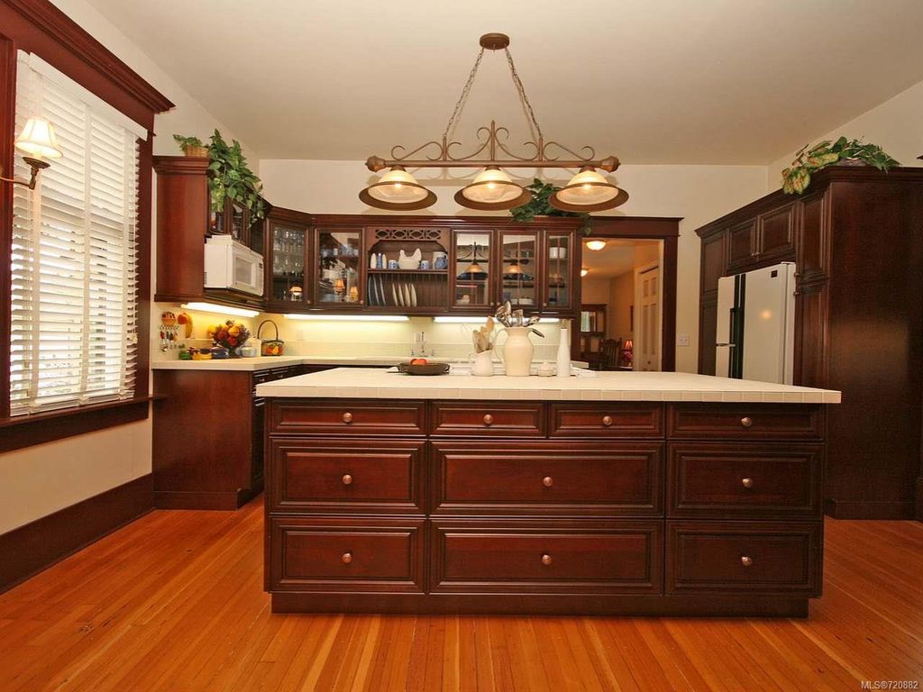 listing image 16044427239633330623