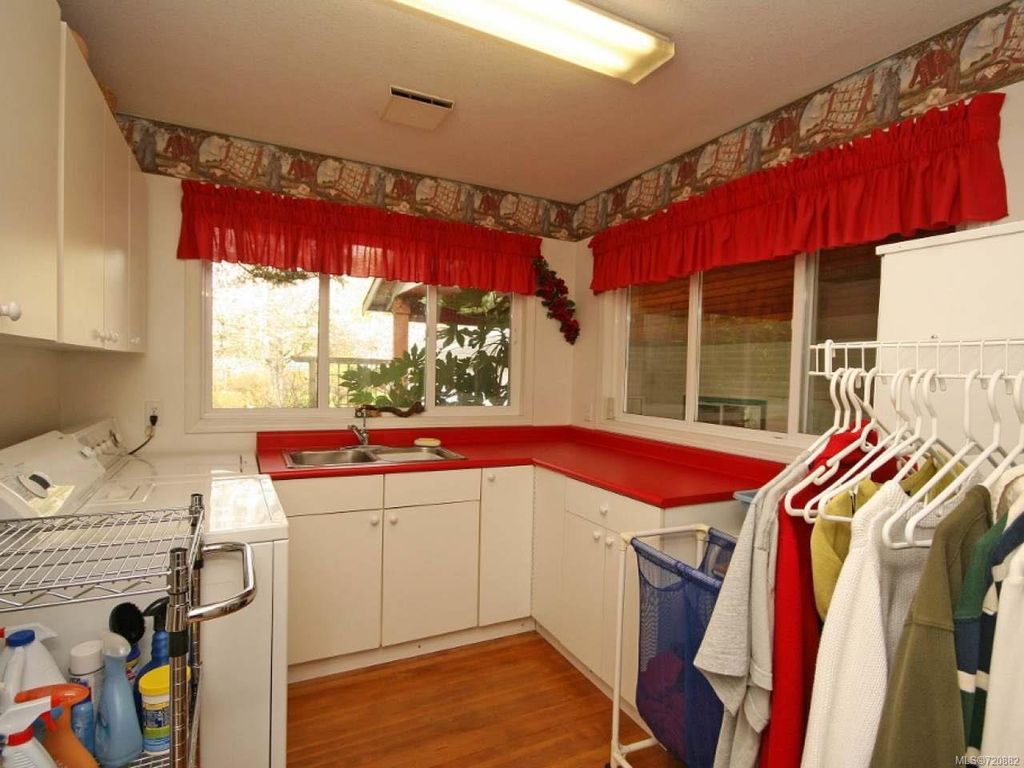 listing image 16045672007969691583