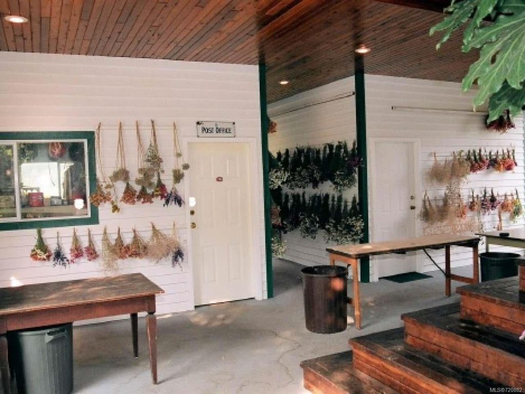 listing image 16043380278142957516