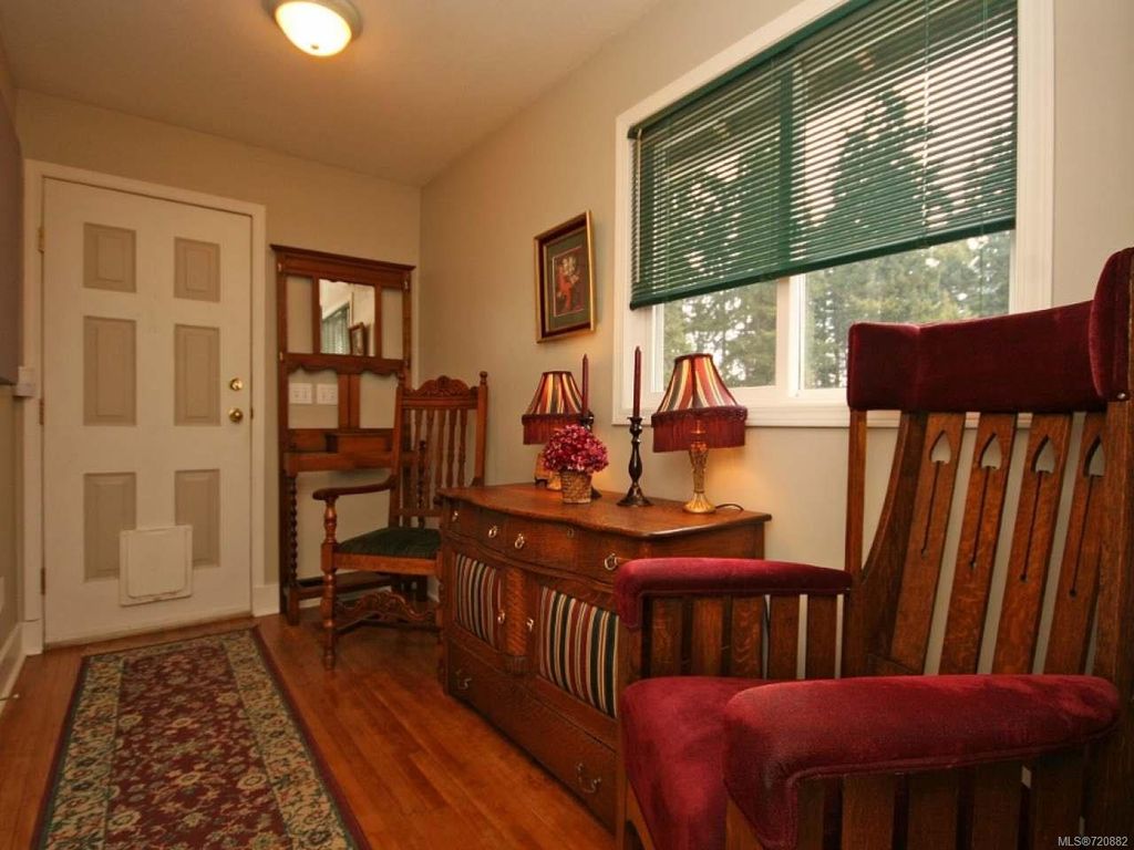 listing image 16047952902968730626