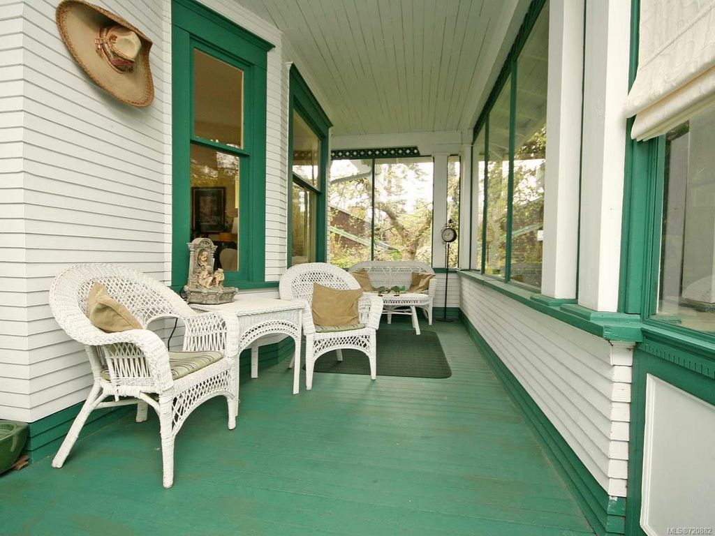 listing image 16041689341214792491