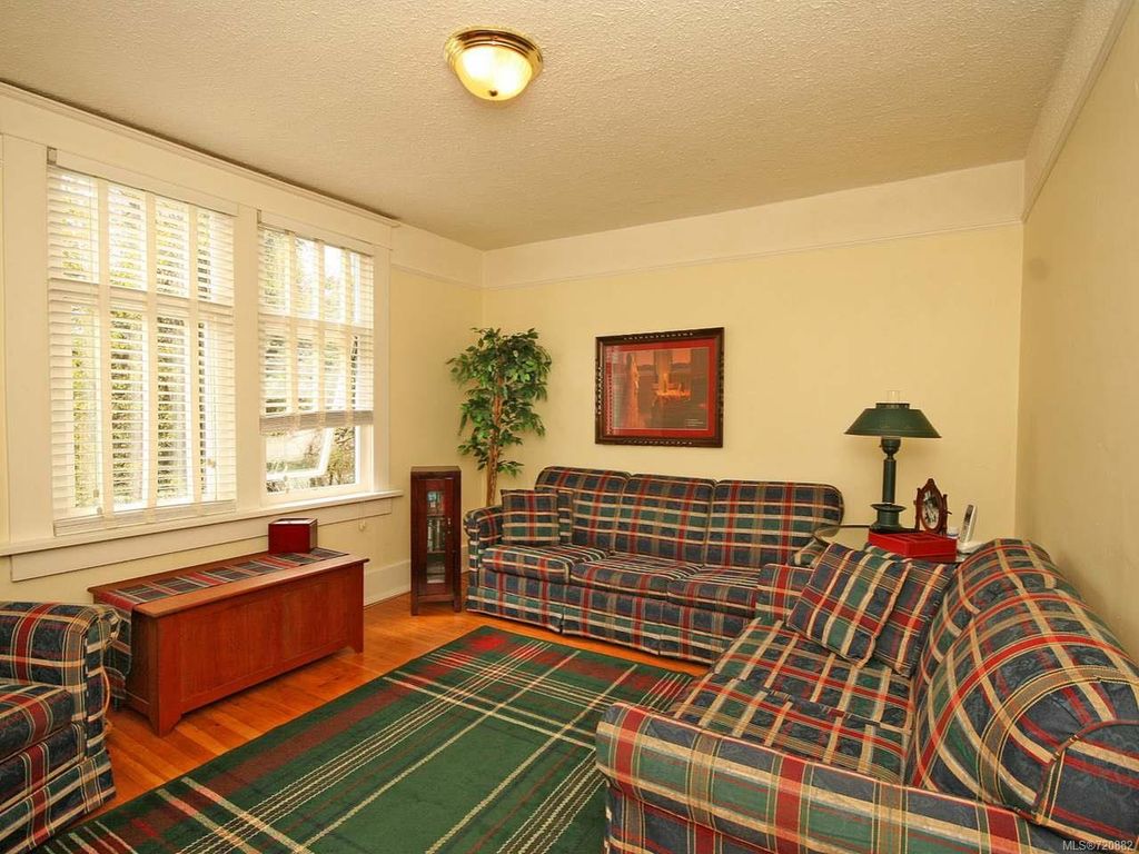 listing image 16043416283591795315