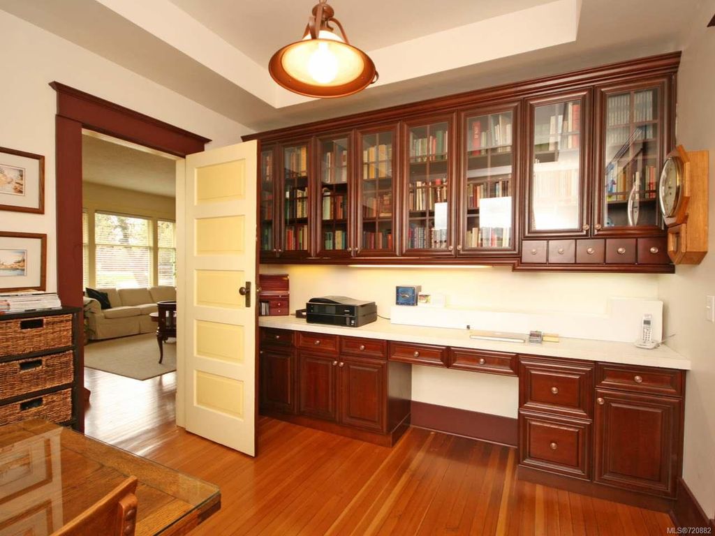 listing image 16049827580446413557