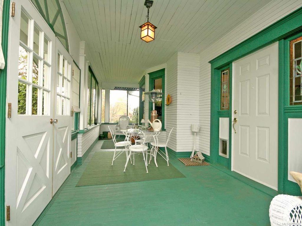 listing image 16047793494952297899