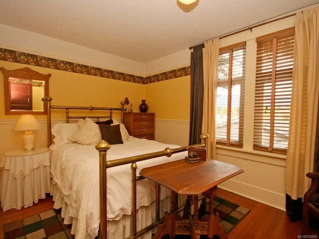 listing image 16044874341080323164