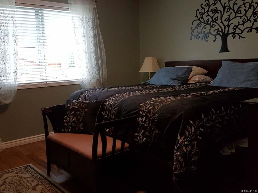 listing image 16044689042604988338