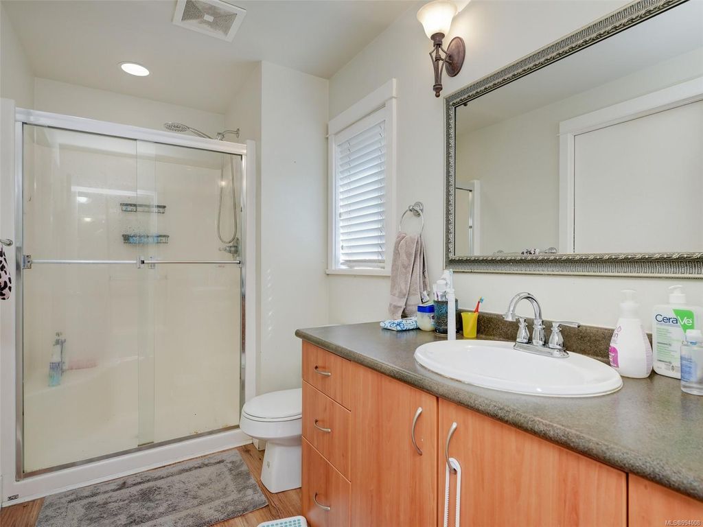 listing image 16040969468576427226