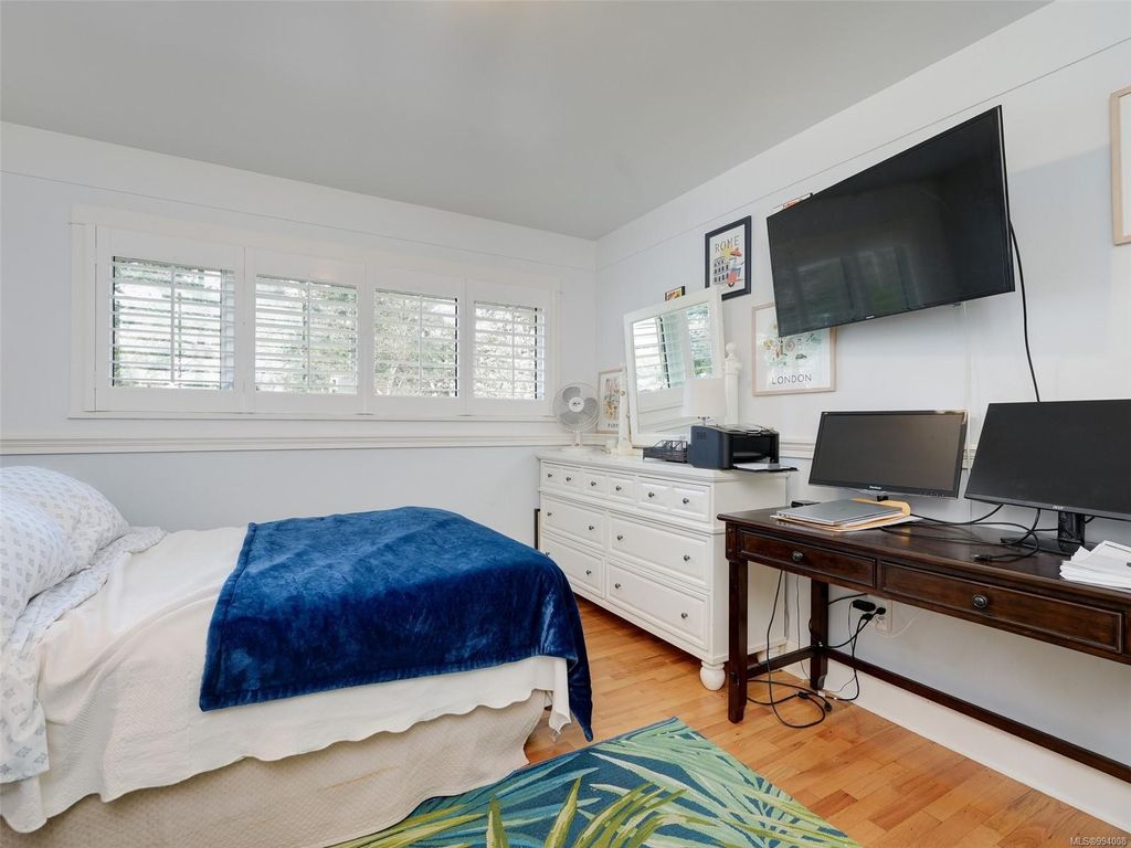 listing image 16044310053405746272