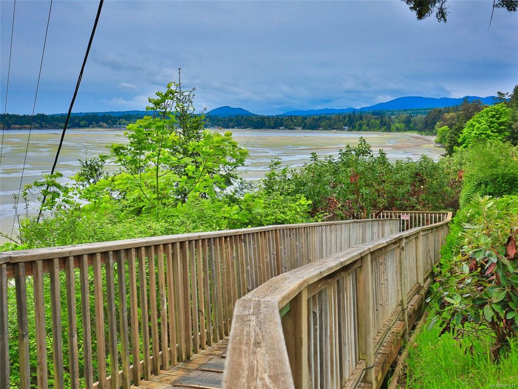 listing image 16042337853614301815