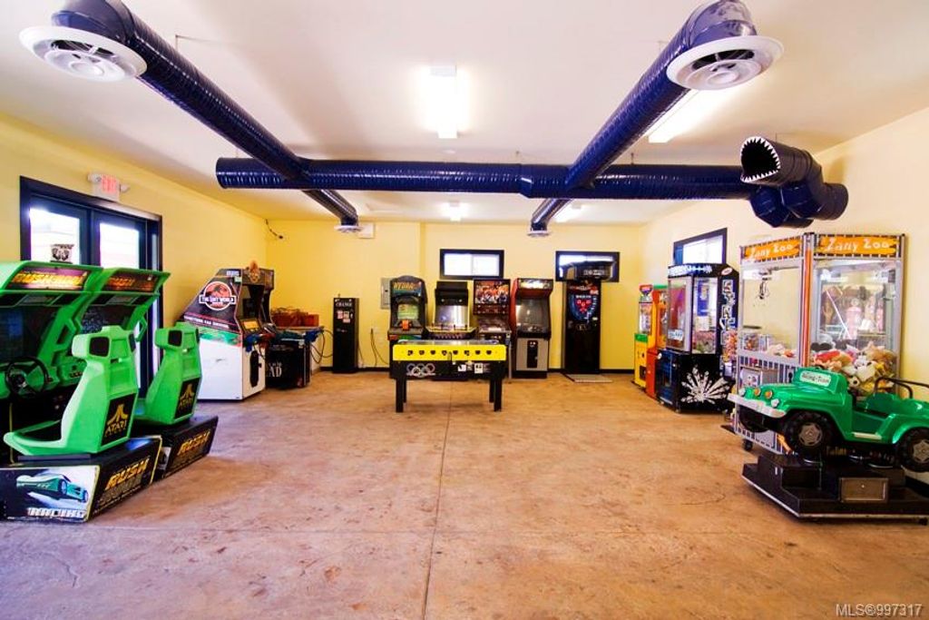 listing image 16045355733883197016