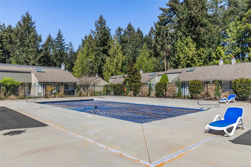 listing image 16041210882505994484