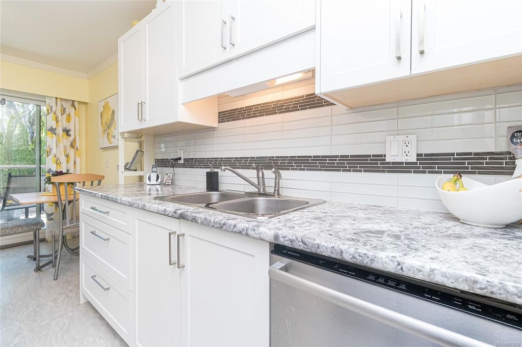 listing image 16048006759625102236