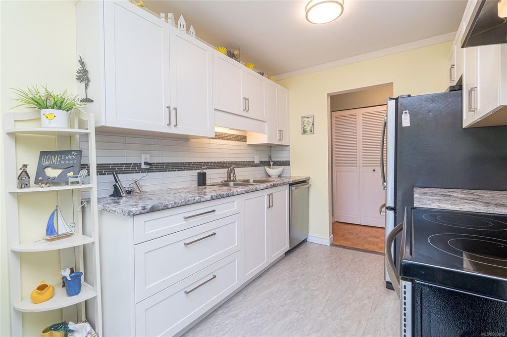 listing image 16048221929993295546