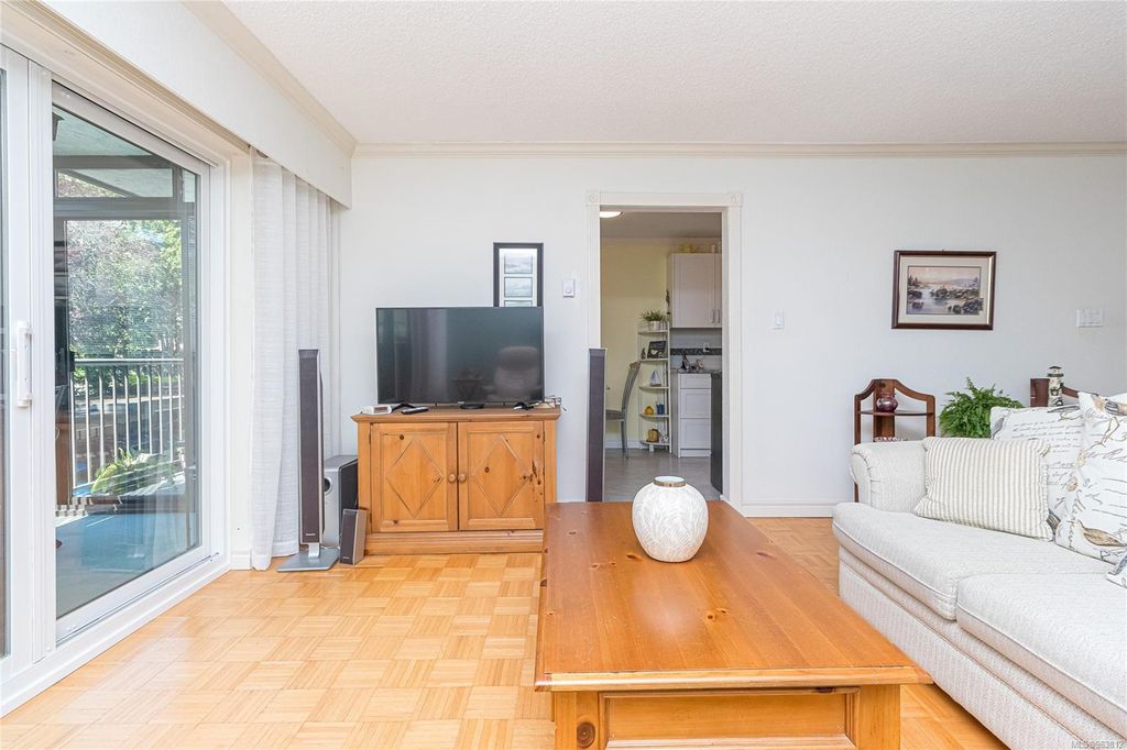 listing image 16049402672906613417