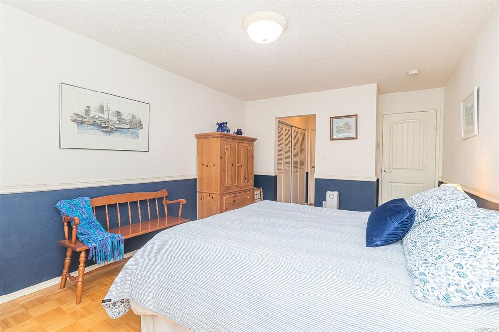 listing image 16042981437749697986
