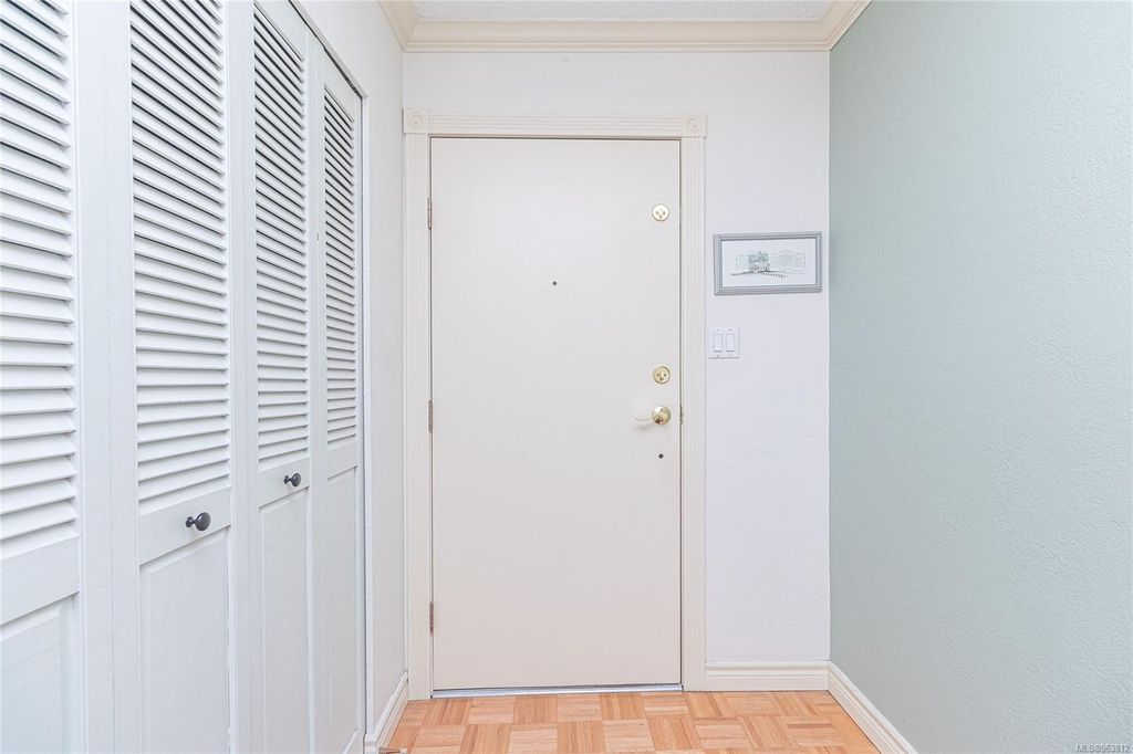 listing image 16041928107381811659