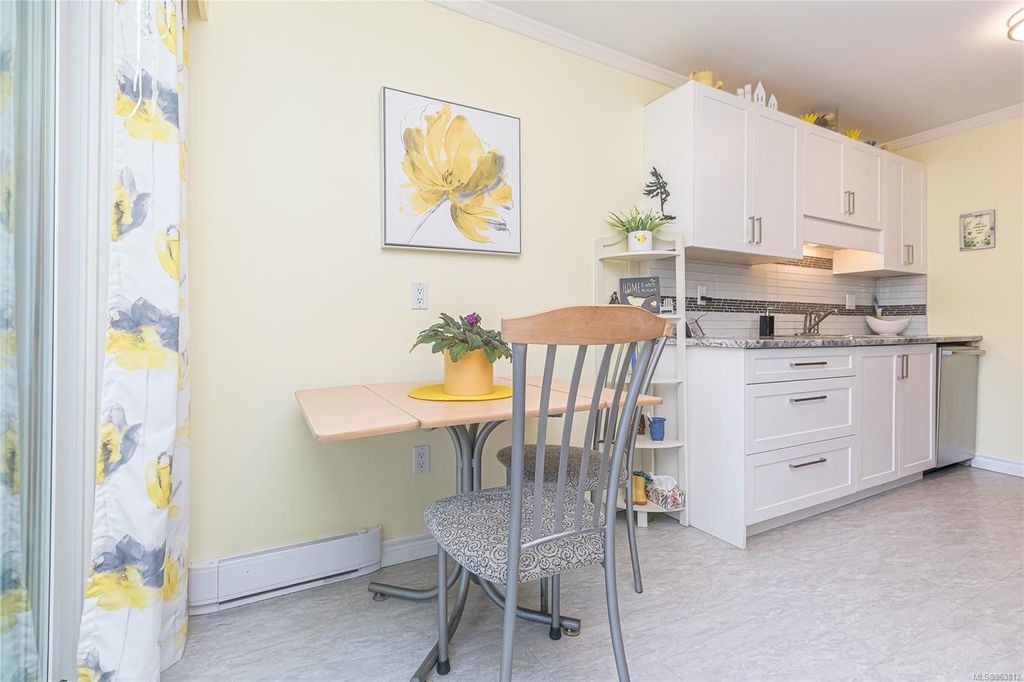 listing image 16048397755641245065