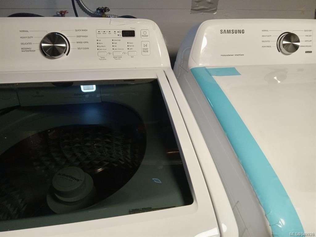 listing image 16042903656397898034