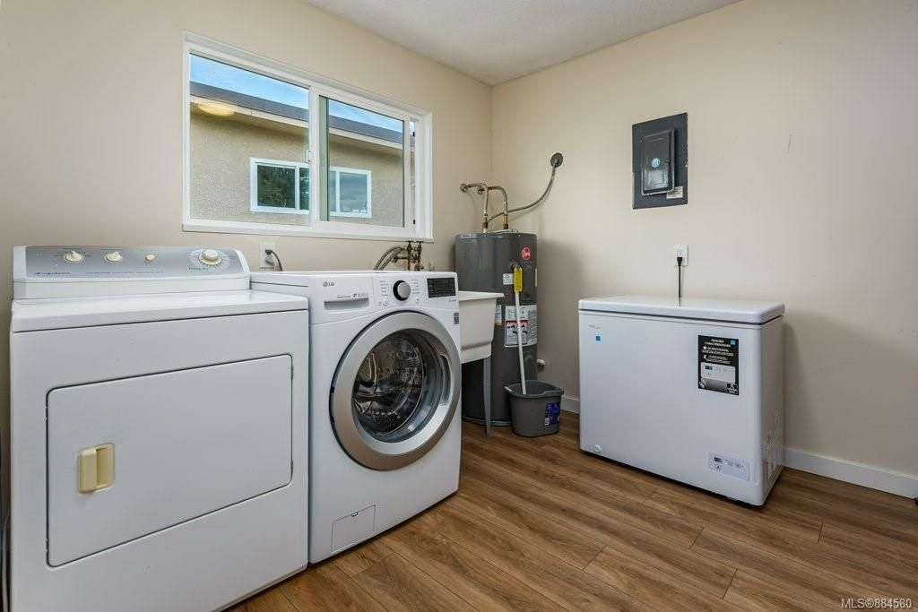 listing image 16048802855689854545