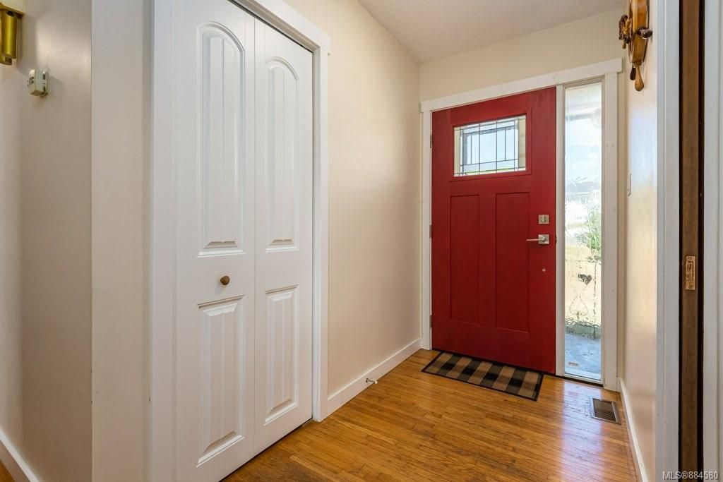 listing image 16043649748352813253