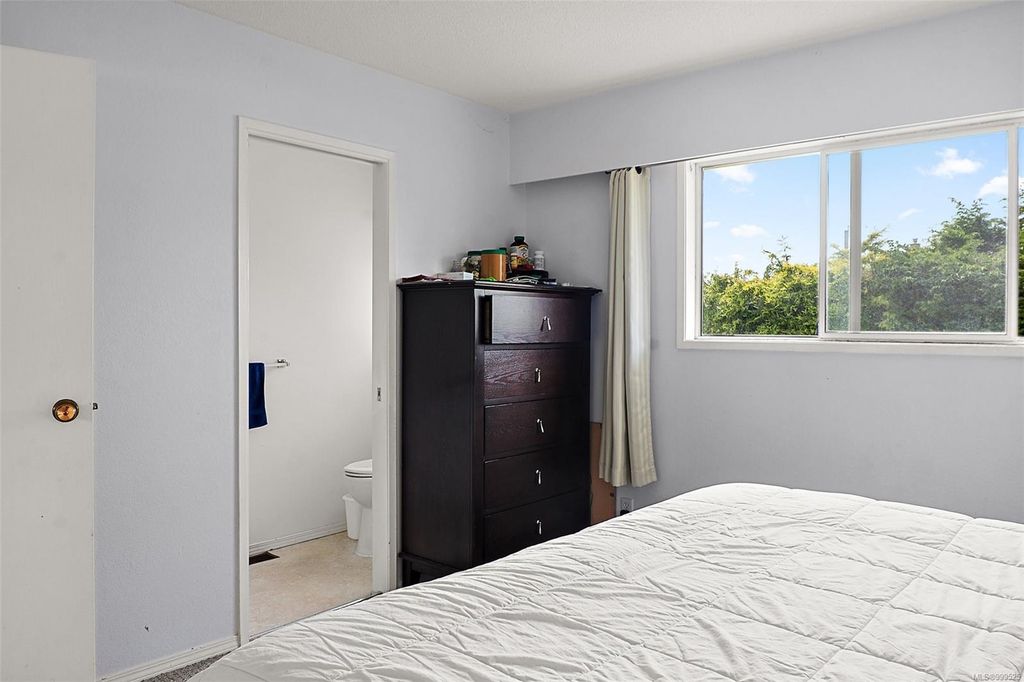 listing image 16043662914592722808