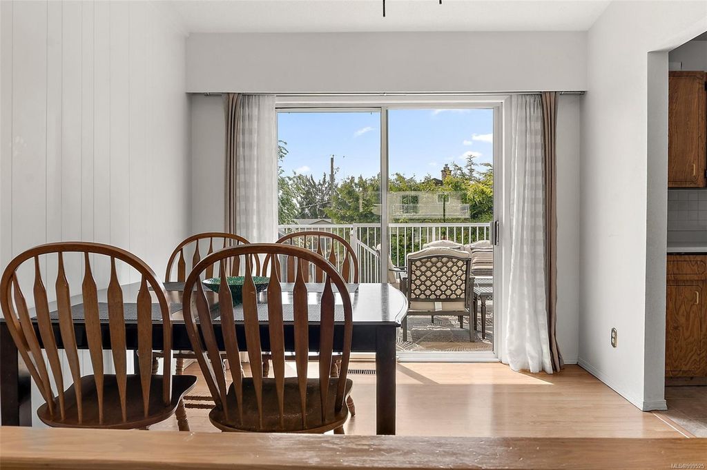 listing image 16041242610489496542