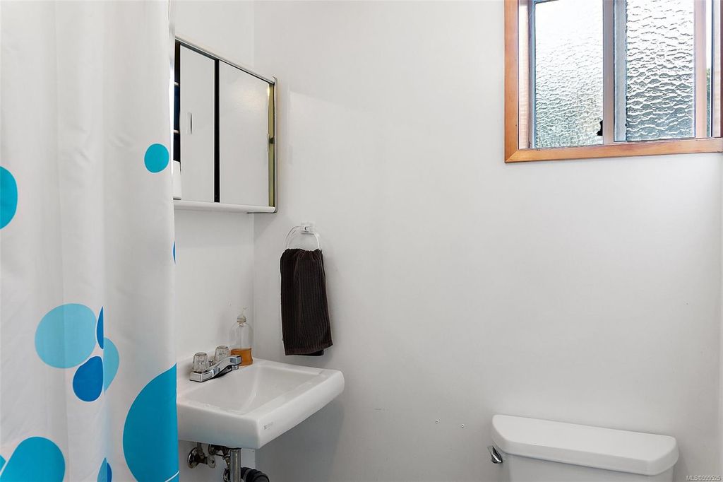 listing image 16048987167676120471