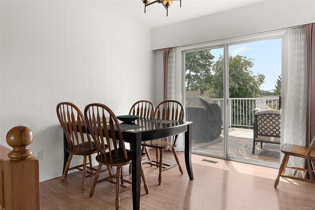 listing image 16044052182687797112