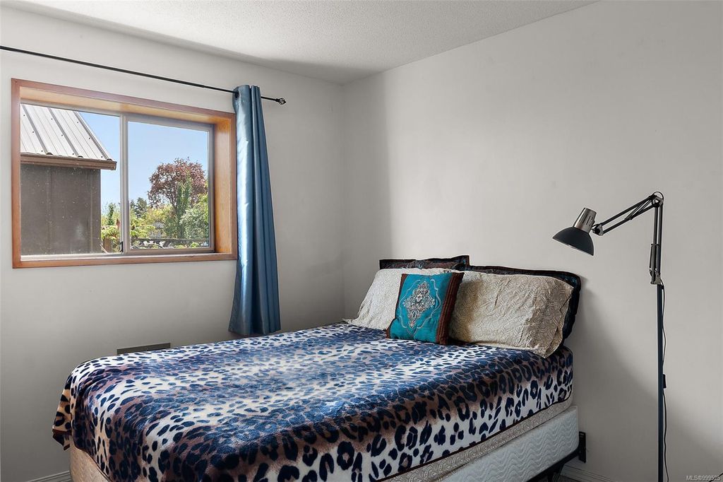 listing image 16044528265849675819