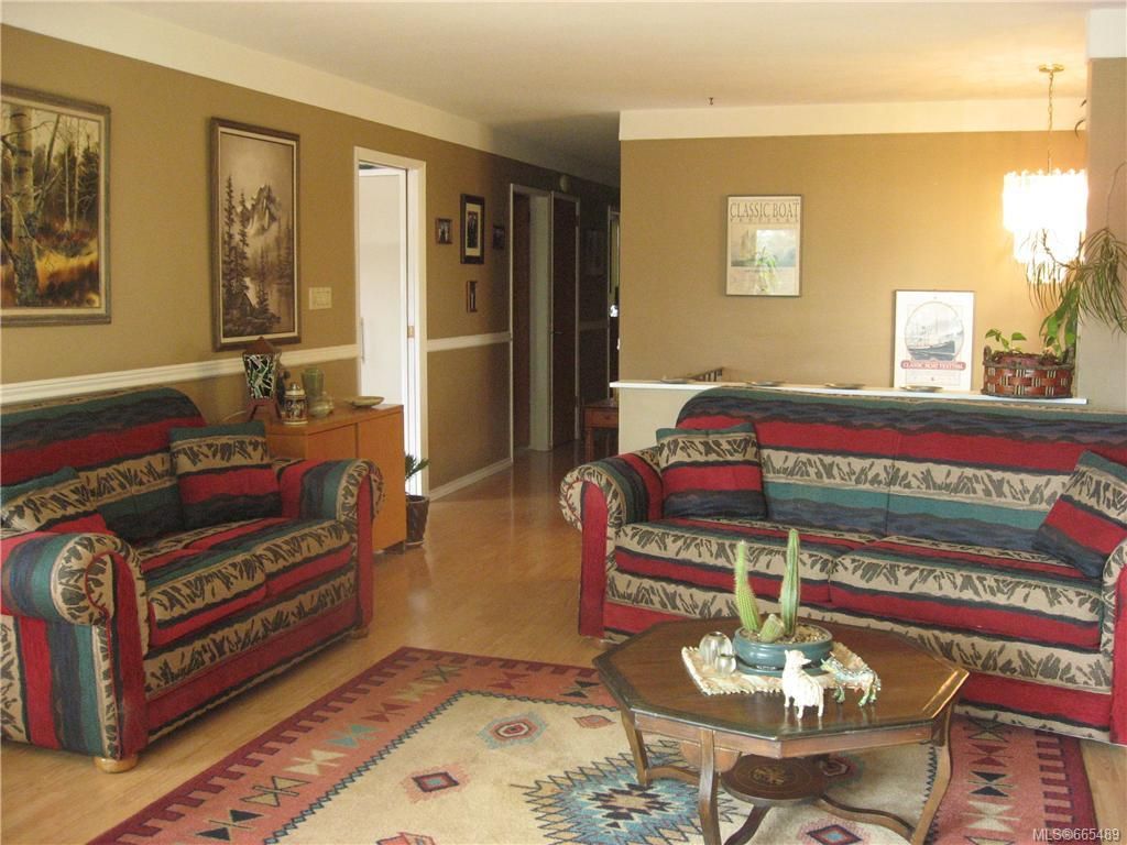 listing image 16047889294239221052