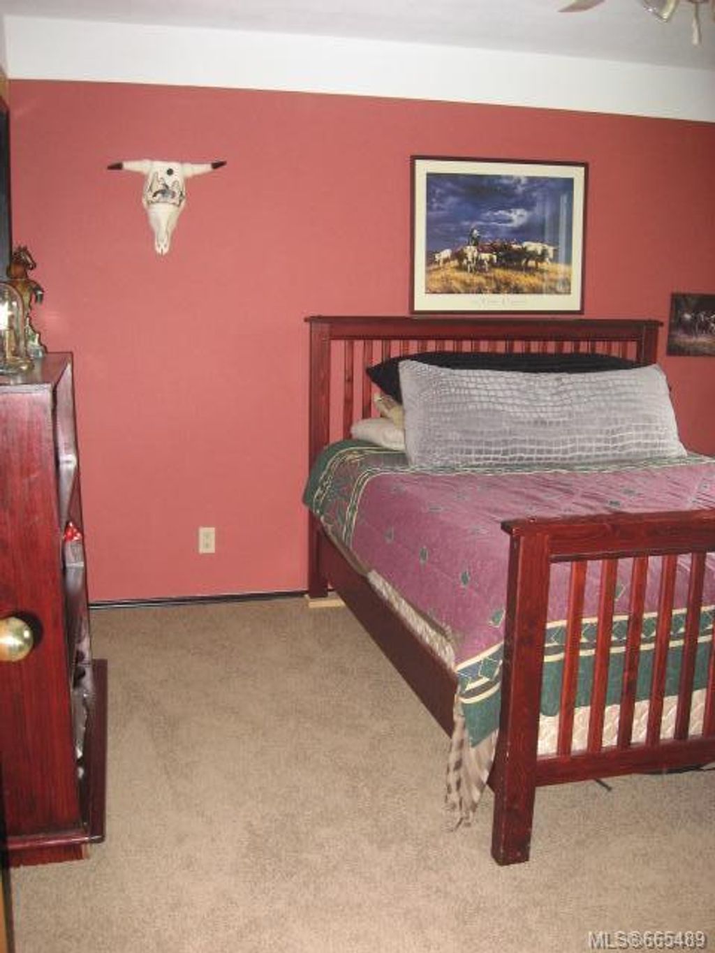 listing image 16048968855222213445
