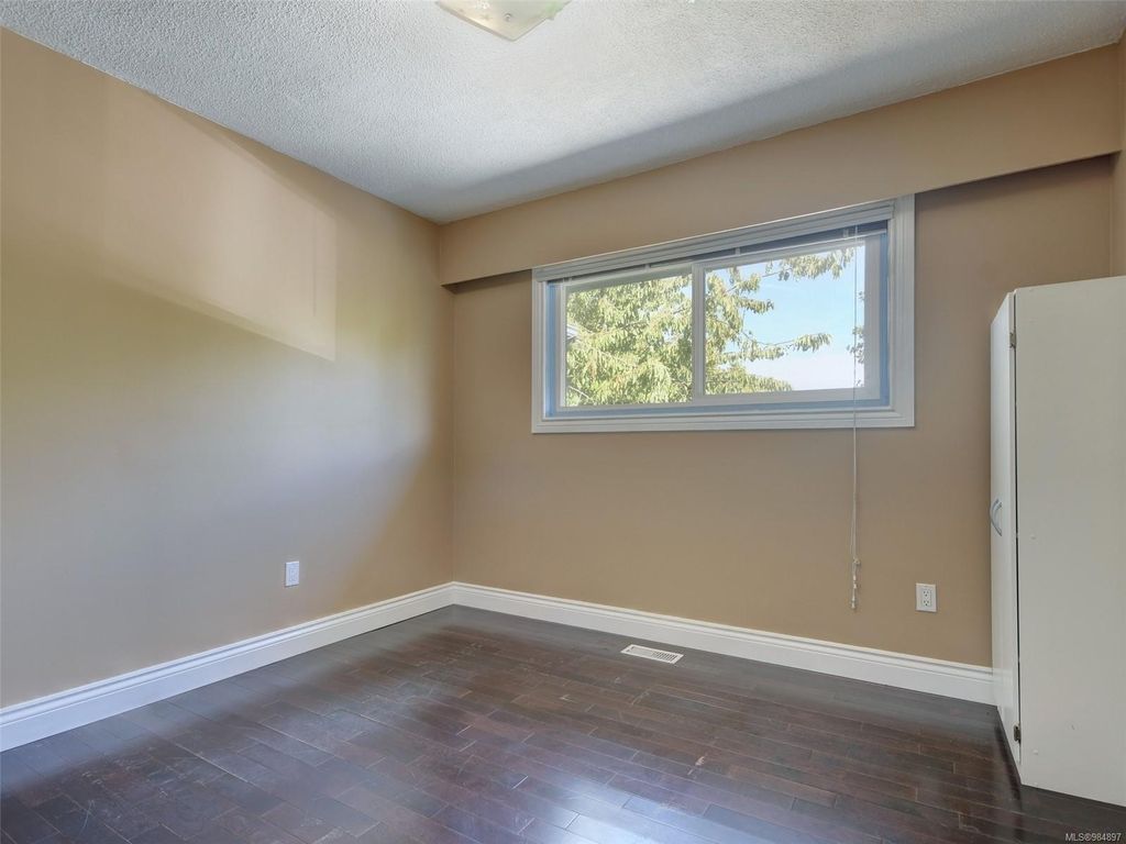 listing image 16046456132921646474