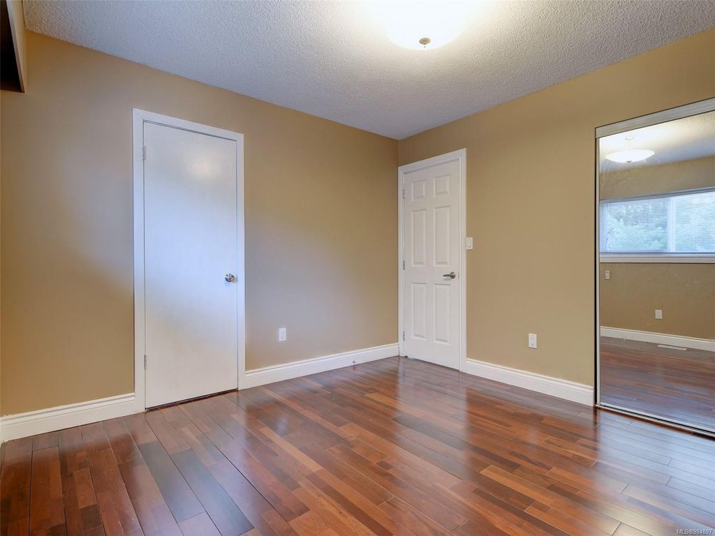 listing image 16046215497817488085