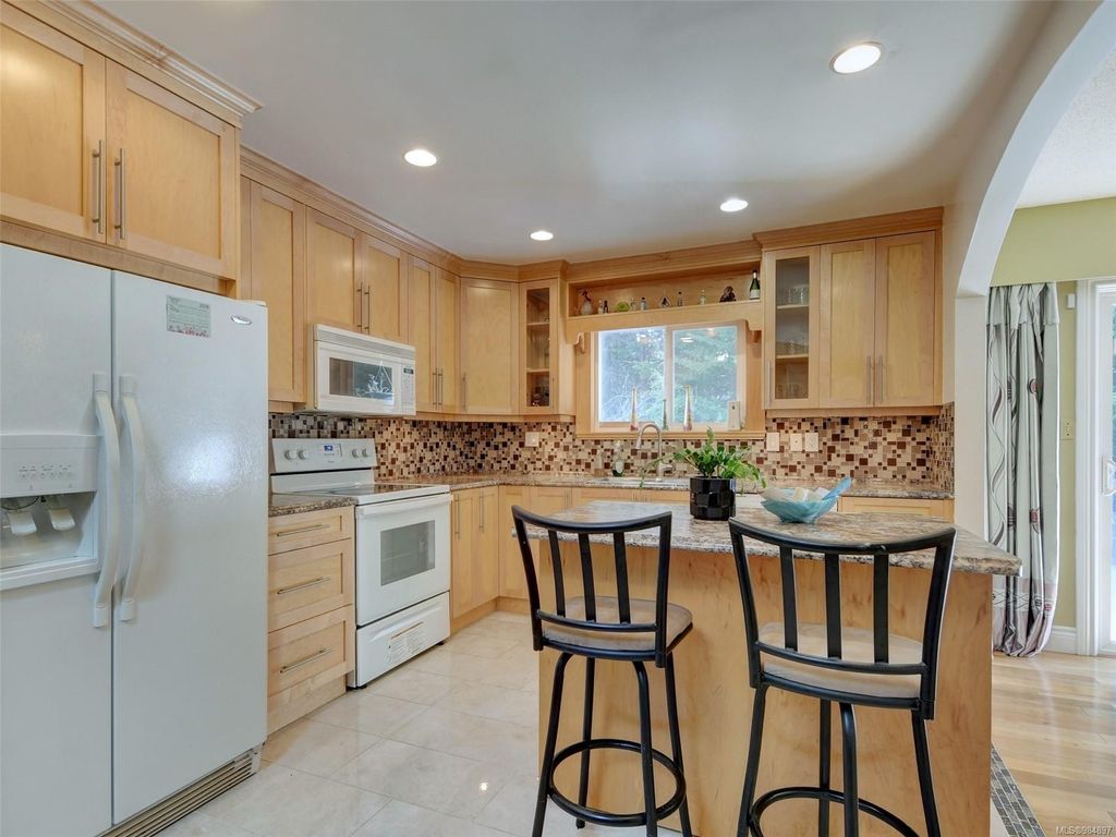 listing image 16049838878544037038