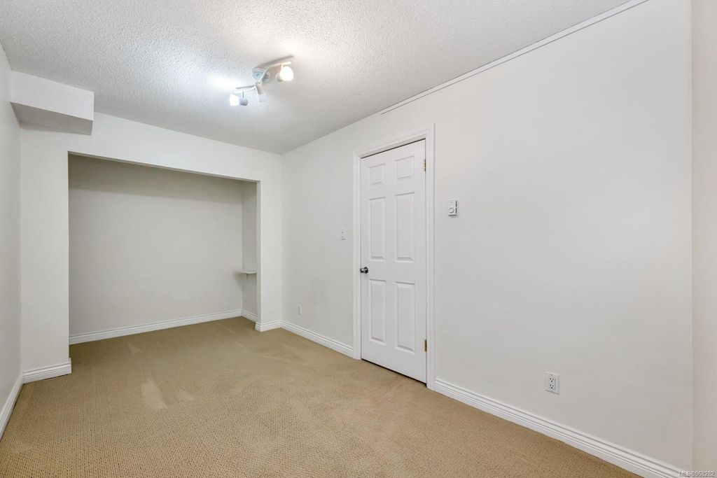 listing image 16047407405109600836