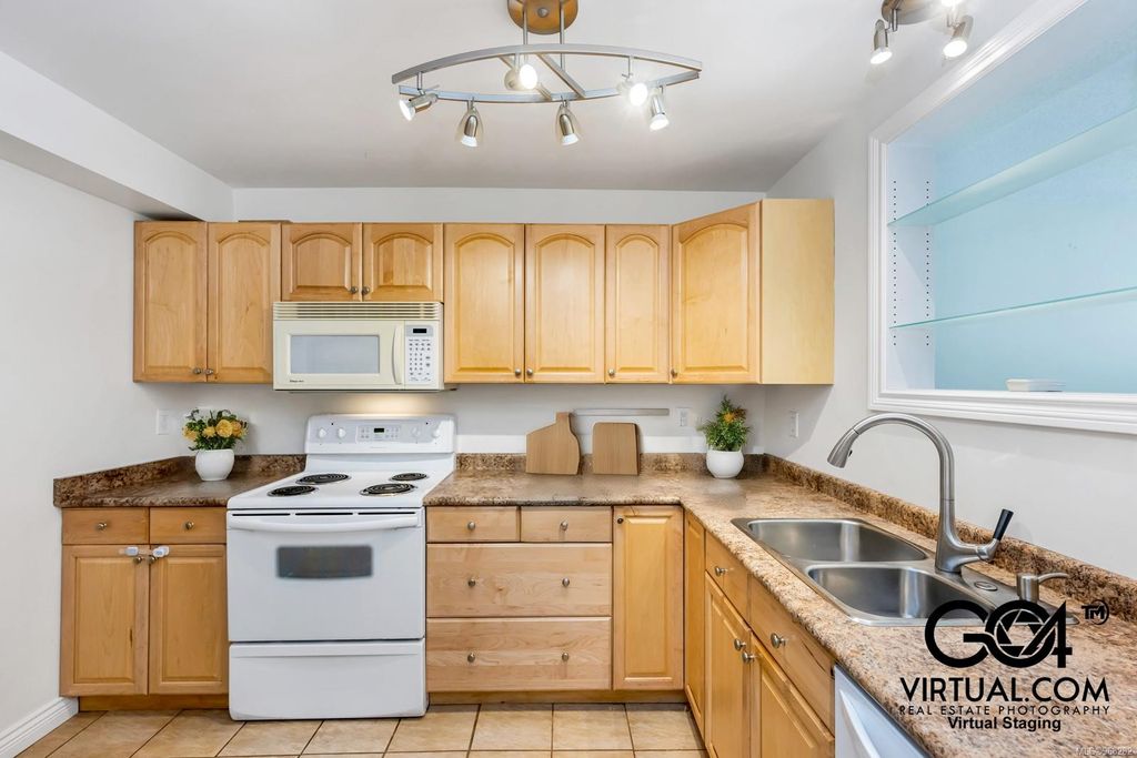 listing image 16041662503396225468