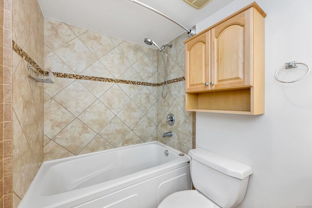 listing image 16041774250095509247