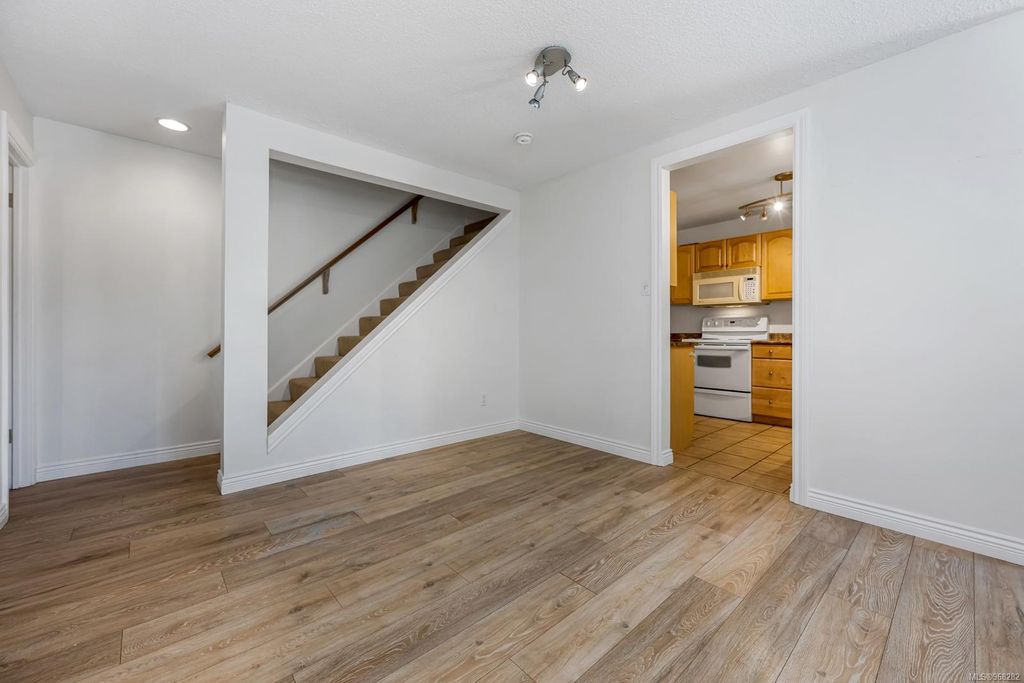 listing image 16043388176933599321
