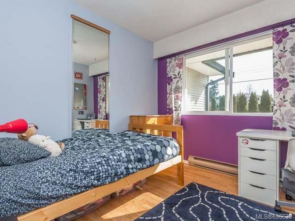 listing image 16048650171328763342